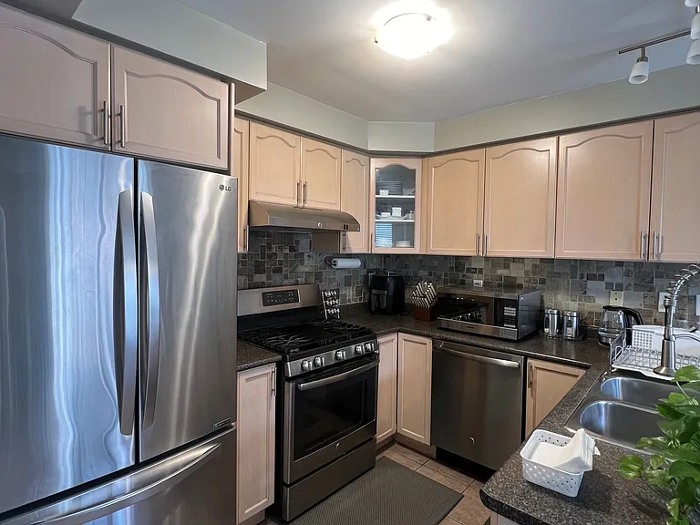 860 Luxton Dr — Photo 13