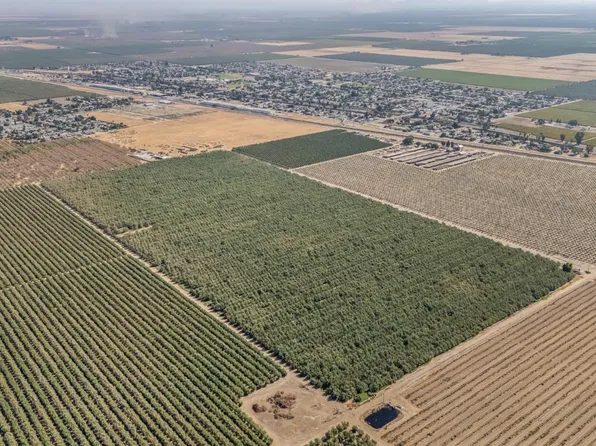 1 Armstrong Ave, Earlimart, CA 93219
