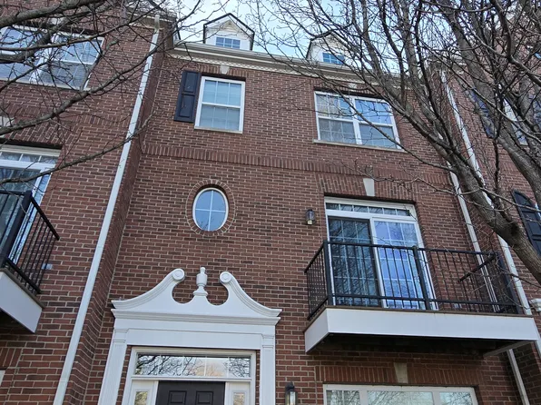 11900 Kelso Dr Unit 4, Zionsville, IN 46077