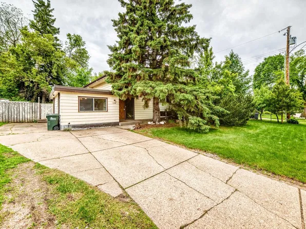 128 Pine St, Strathcona County, AB T8A 1G8