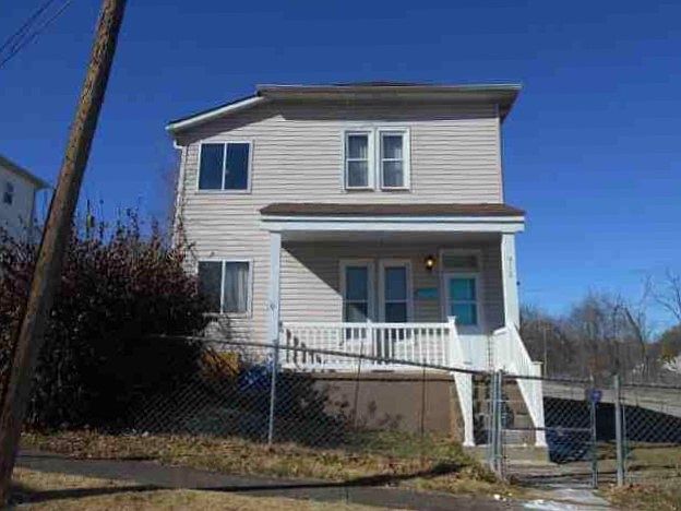 1st image of 912 N 2nd St