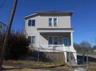 912 N 2nd St, De Soto, MO 63020