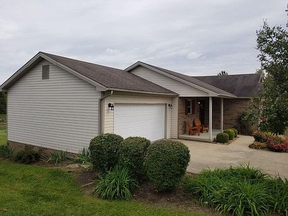 3rd image of 222 Helena Dr