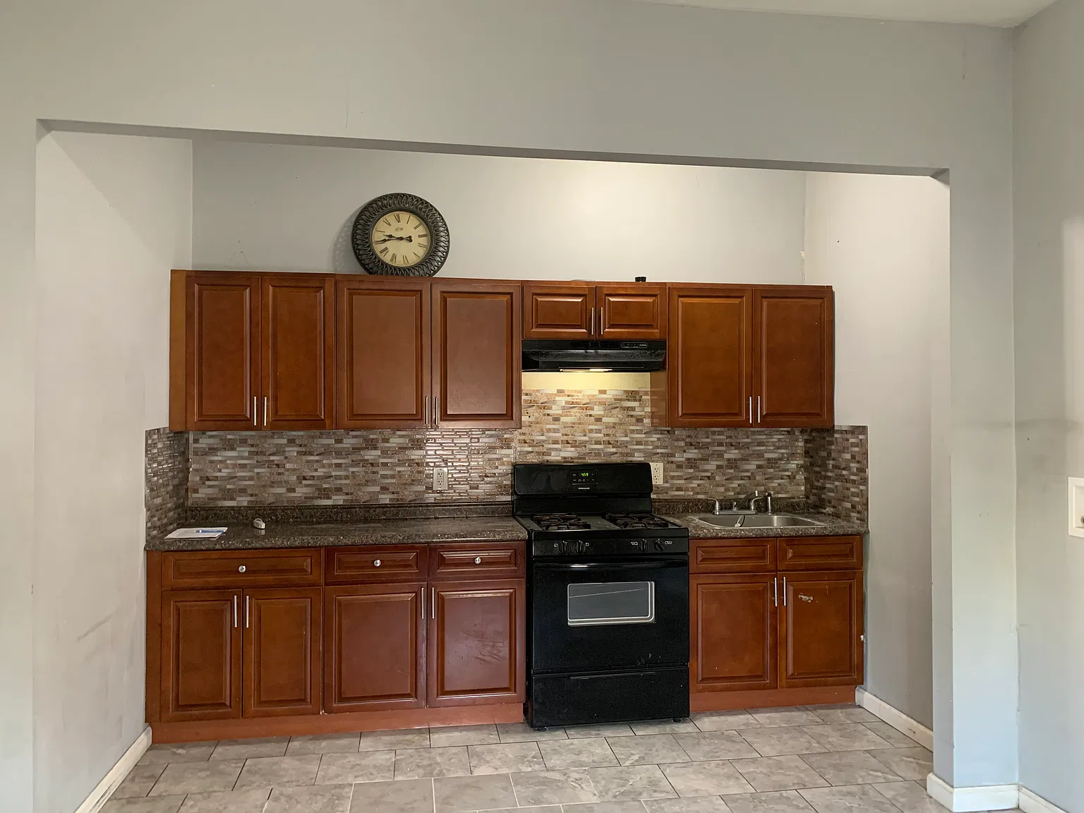 3 bed, $2,500 — Photo 1