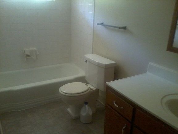 3rd image of 6651 Maywood Ave