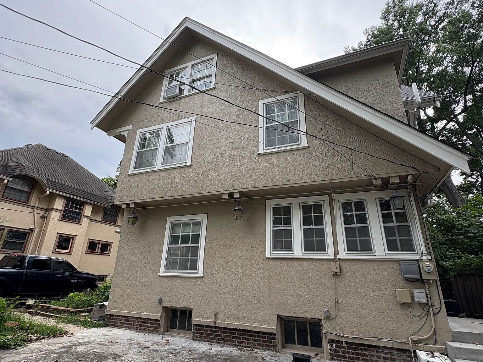 4 bed, 2168 sqft, $3,850 — Photo 2