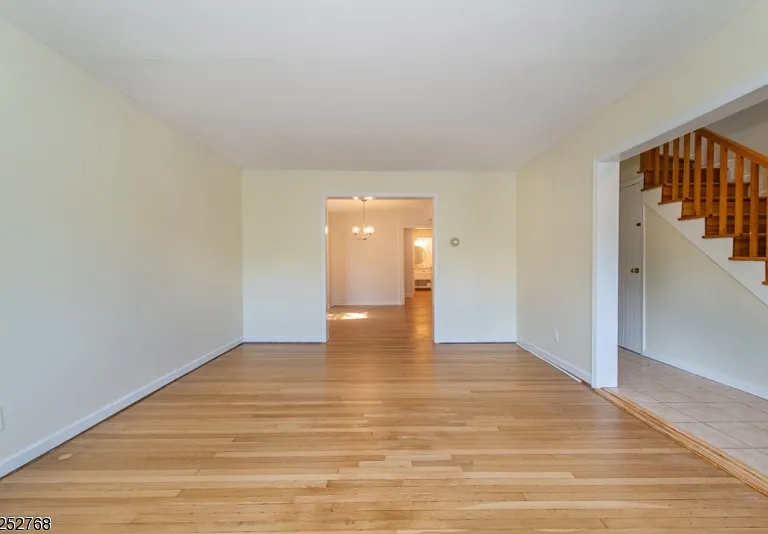 19 Center Ave — Photo 17