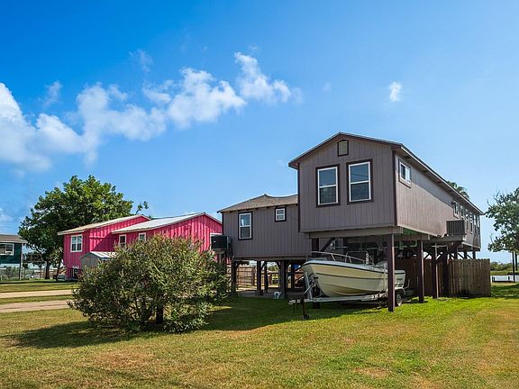 3rd image of 1428 County Road 616 St
