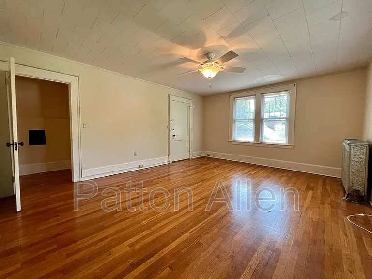 19 Saluda St #4 — Photo 4