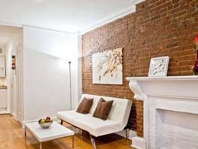 2nd image of 305 E 44th St APT 4B