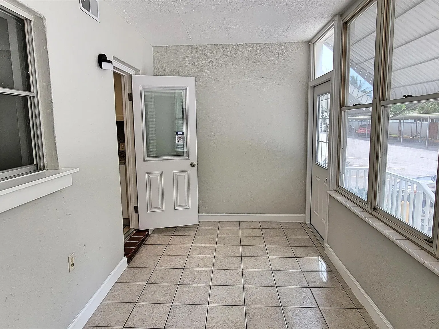 SOM (911 Washington Ave. SW #118) - 1 — Photo 4