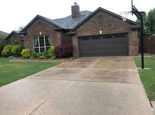 712 Harrier Hawk, Edmond, OK 73003