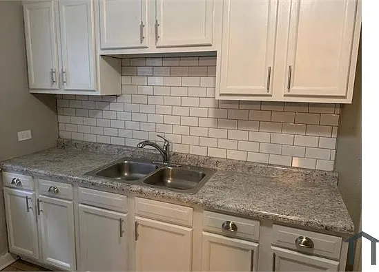 3 bed, $1,600 — Photo 1
