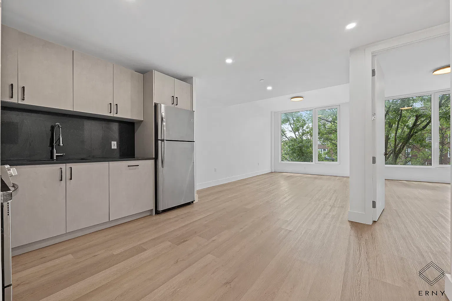 2045 Ocean Avenue — Photo 4