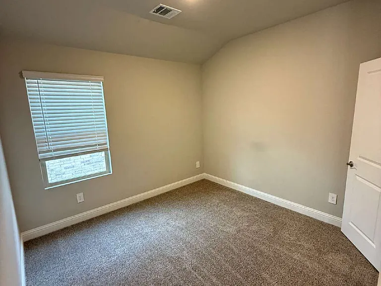 702 Williams Way — Photo 11