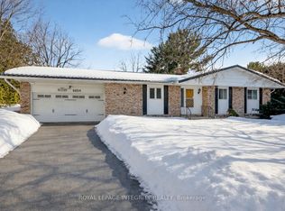 6054 Fernbank Rd, Ottawa, ON K2S 1B6