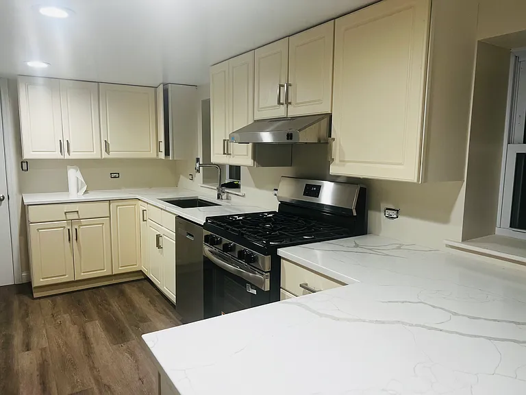 4443 W Montana St #BASEMENT — Photo 10