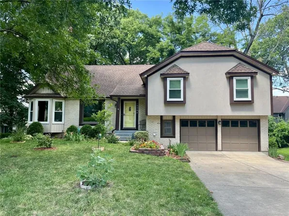 10004 Cody St, Overland Park, KS 66214