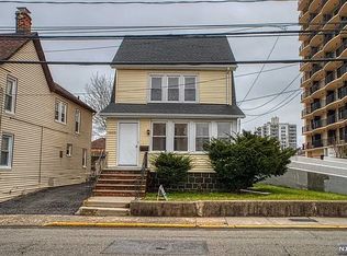 1600 Anderson Ave, Fort Lee, NJ 07024