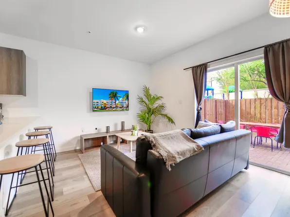 171 NW 158th St, Miami, FL