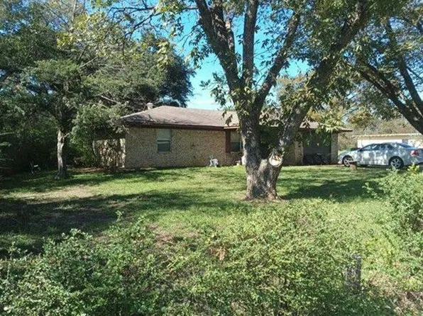 1709 Bassett Rd, Palestine, TX 75803