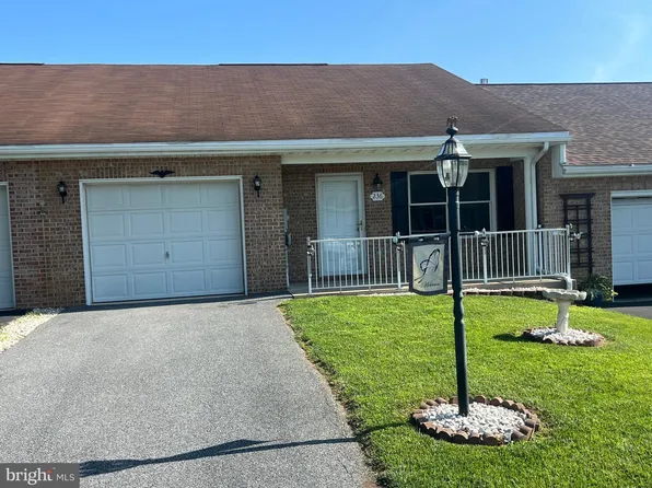 236 Winding Oak Dr, Hagerstown, MD 21740