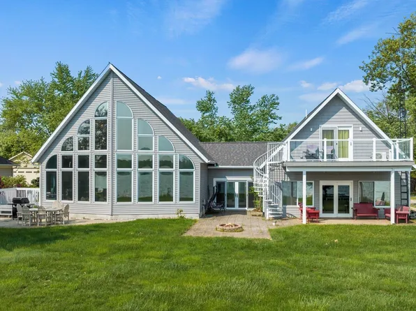 5554 S Highpoint Dr, Albion, IN 46701