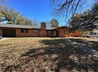 1118 Zephyr St, Plainview, TX 79072