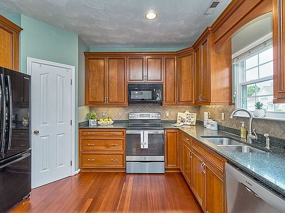 gorgeous updated kitchen