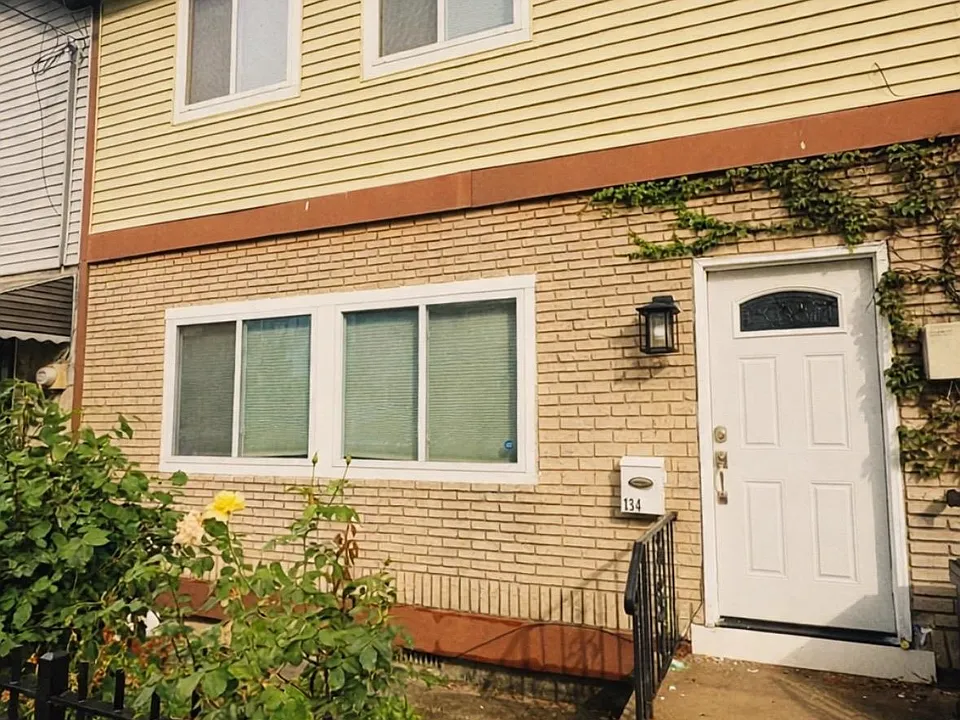 134 Kearney Ave