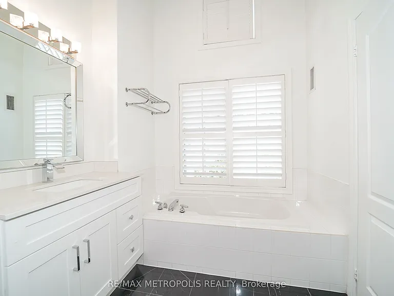 3 Rean Dr #Townhouse 13 — Photo 42