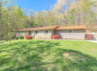660 W Hills Dr, Harriman, TN 37748