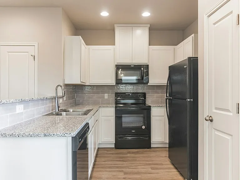 125 Peruna Dr — Photo 9