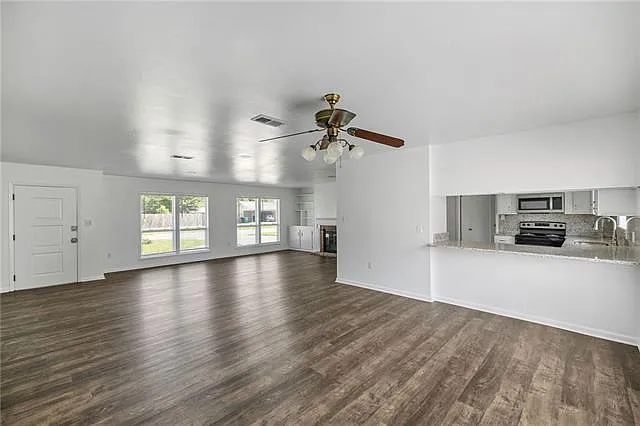 1002 Ford Dr — Photo 5
