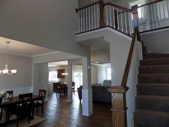 Oak Railing with Painted Spindles