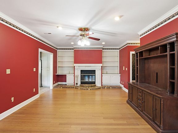 2nd image of 867 Mount Olivet Rd