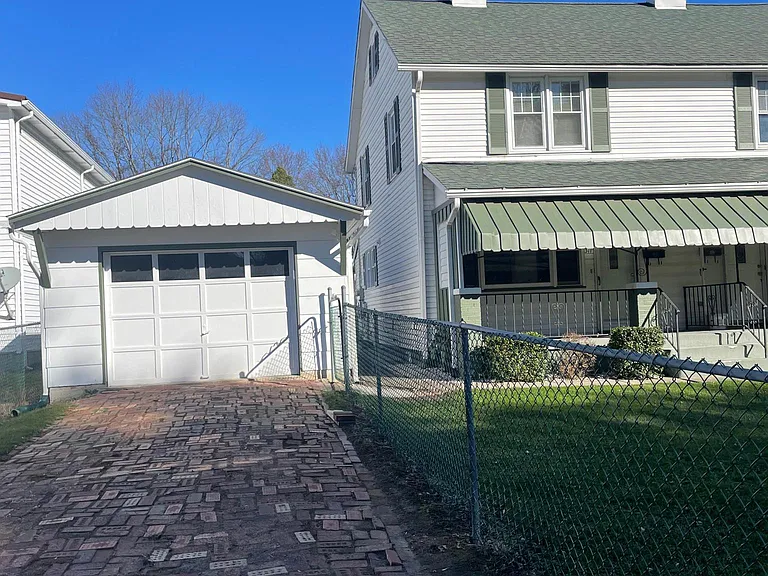 311 Spiker Ave — Photo 8
