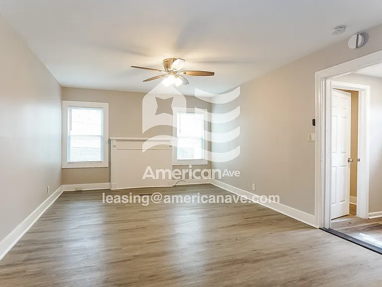 1439719_002_wm_-_living_room_13603039.jpg