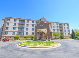 201 W Brush Hill Rd Unit 305, Elmhurst, IL 60126