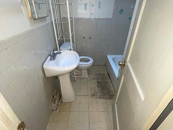 2nd image of 4011 Pimlico Rd