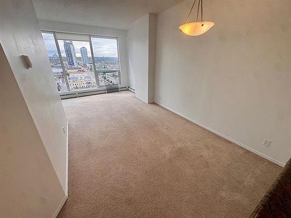 5th image of 1053 W 10th St SW #1207