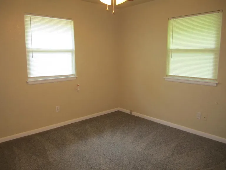 1530 Melrose Dr — Photo 11