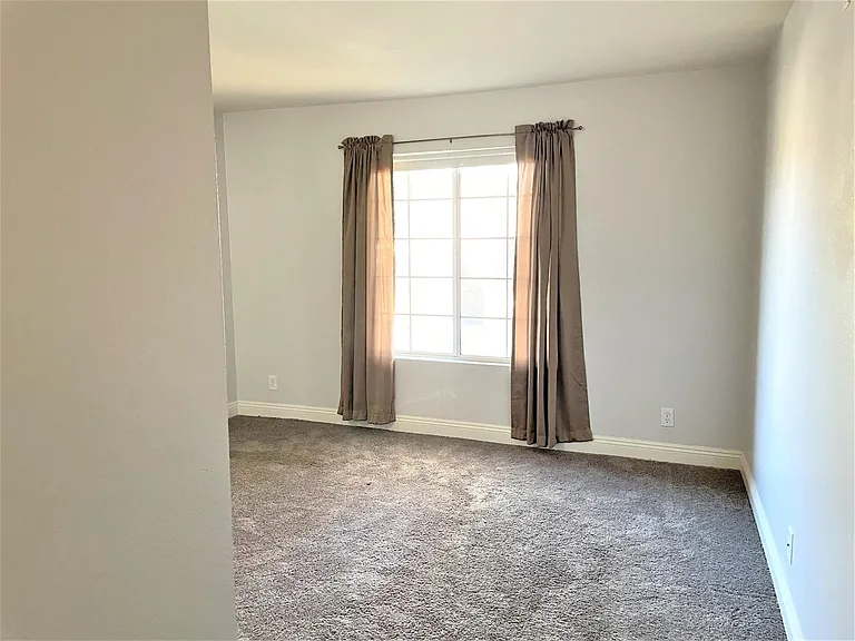 2111 Sealion Dr — Photo 46