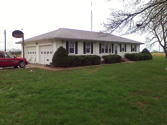 Attached 2 car garage