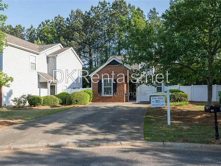 207 Daventry Way — Photo 3