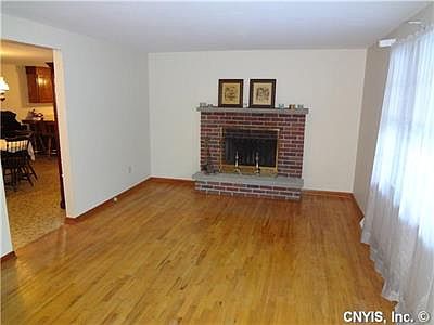 4th image of 110 Whiskwood Ln