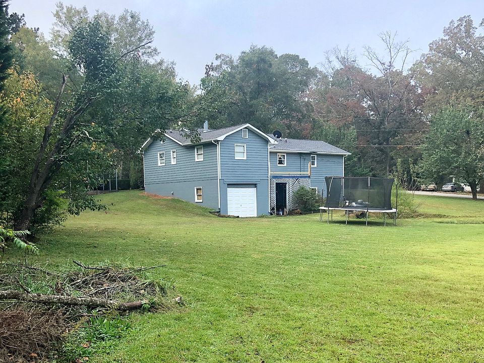 2nd image of 60 Hunters Ln