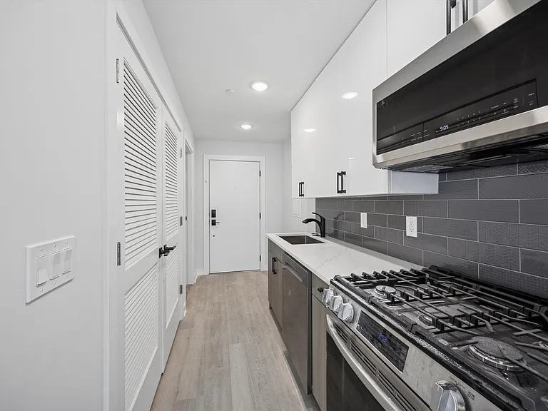 3729 Lancaster Ave #300 — Photo 12