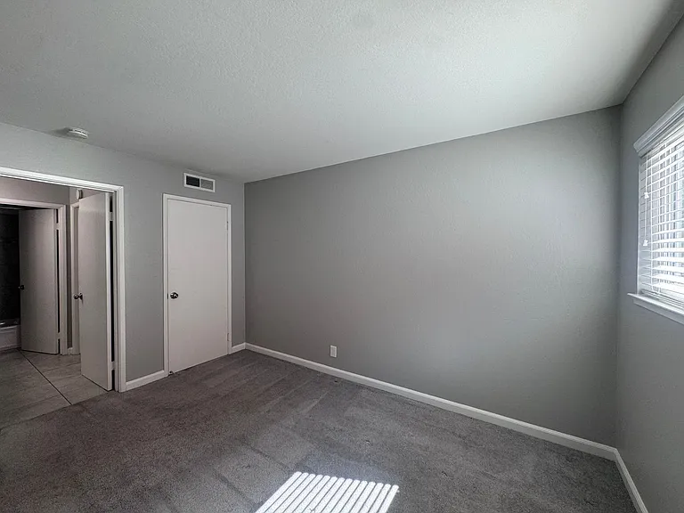 2707 O Street — Photo 7