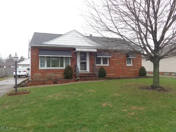 11092 Naomi Dr, Parma, OH 44130